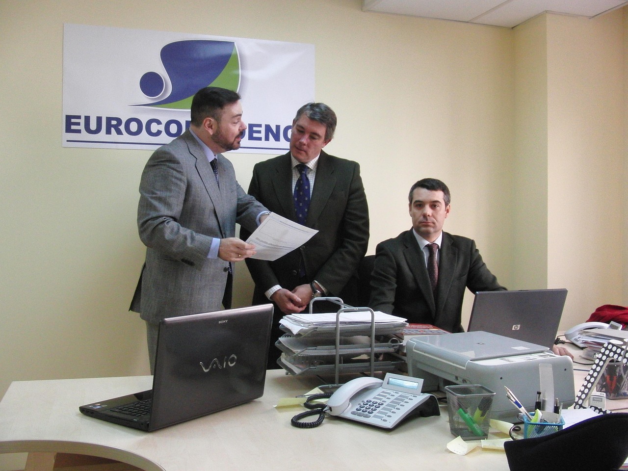 结合技术和人力资源可以有效限制技术支持行为